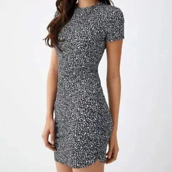 NWT Ruched fitted dress - Picture 1 of 3